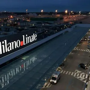 Appartamento Linate Airport Elegant Suite,tram 1 Minute Away, Milano